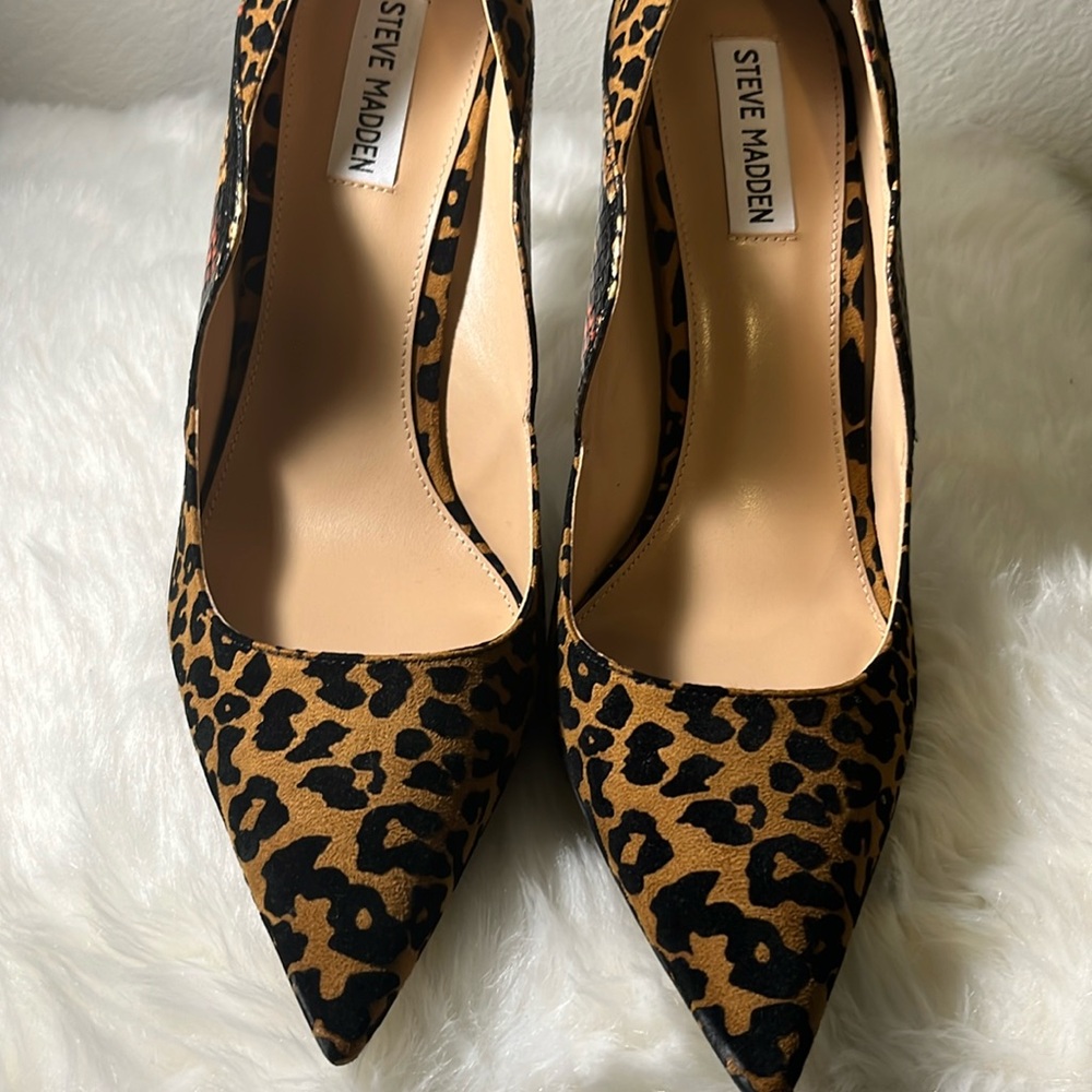 Steve Madden Leopard & Snakeskin Pumps- size 11M